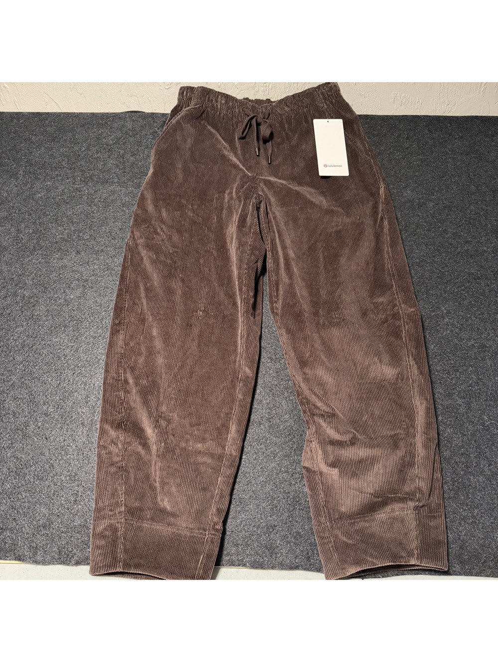 Lululemon Corduroy Relaxed Mid-Rise Jogger Style Espresso Brown Size S NWT